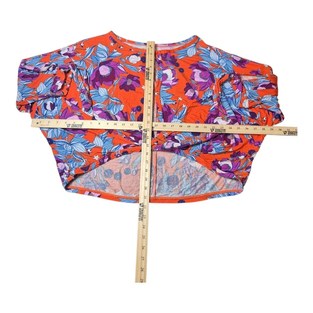 Free People Red Orange Keepin' On Floral Jersey Top Blouse Twist Front Women's S